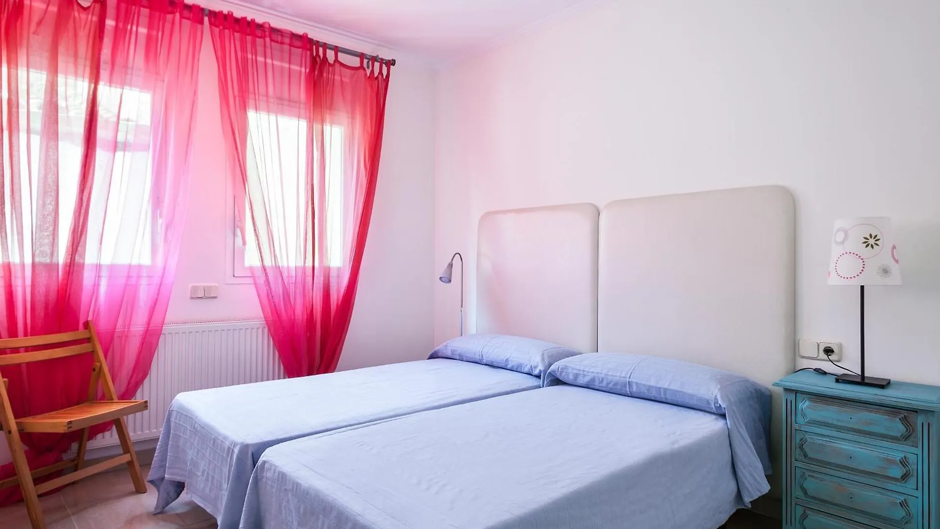 Apartamentos Sonido De Mar Roses 0*,  Spain